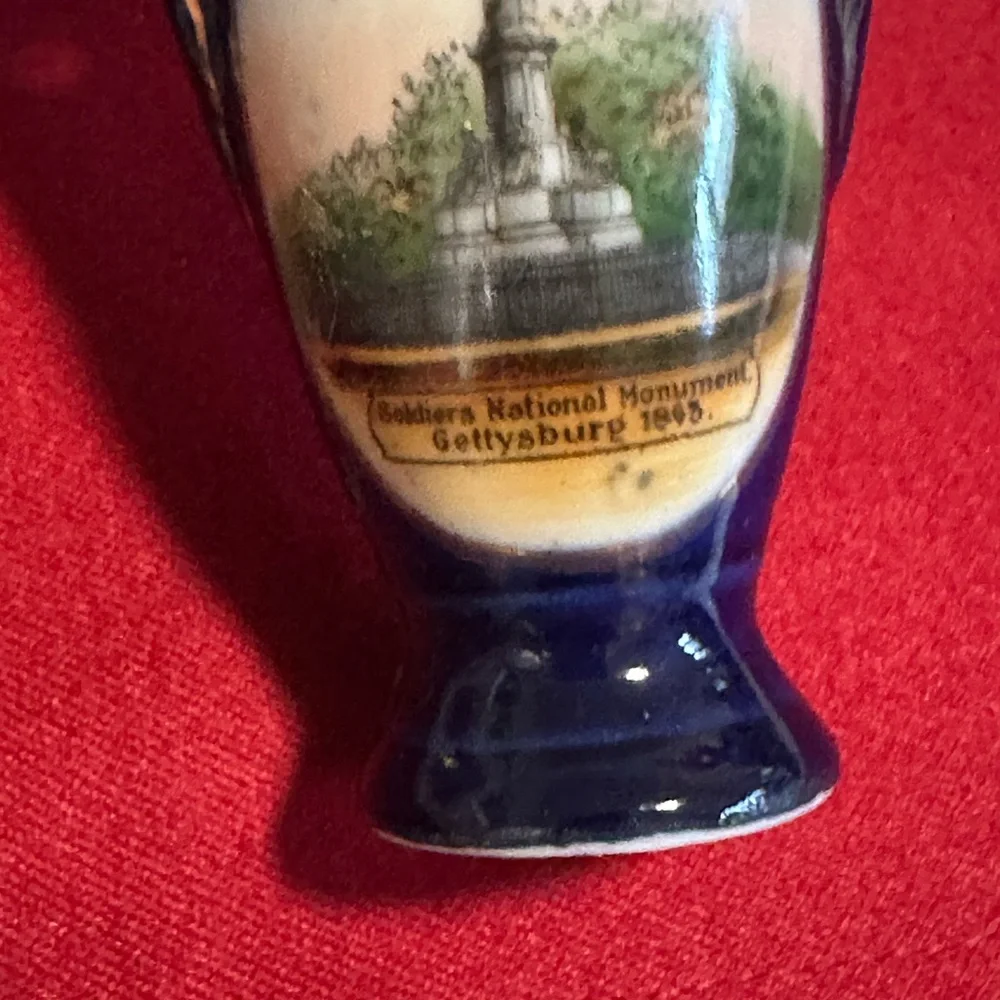 Wheelock German Gettysburg PA Blue and Gold Vintage Decorative Miniature Vases